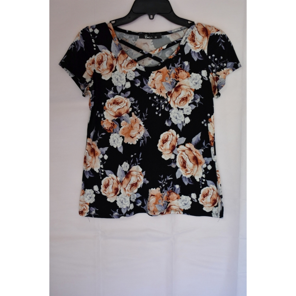 Flower Pattern Short Sleeve Top